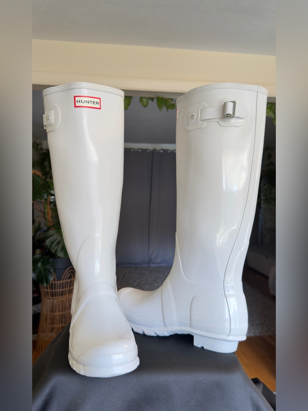 Hunter  White Original Tall Gloss Rain Boots Size 8